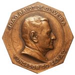 9028 - João D. Oliveira - Fundador do SENAC * XX Anos formando trabalhadores - Bronze - 1966A09B - S