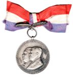 8969 - Pres.J.Kubitschek - Pres. Alfredo Stroesner - Visita do Pres.do Paraguai ao Brasil (com fita) - Prata - 1957A15P - S